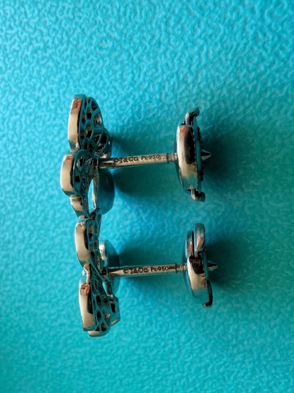 Tiffany&Co. Tiffany Paper Flowers Earrings 12.5 X 12mm each . - Picture 6 of 7
